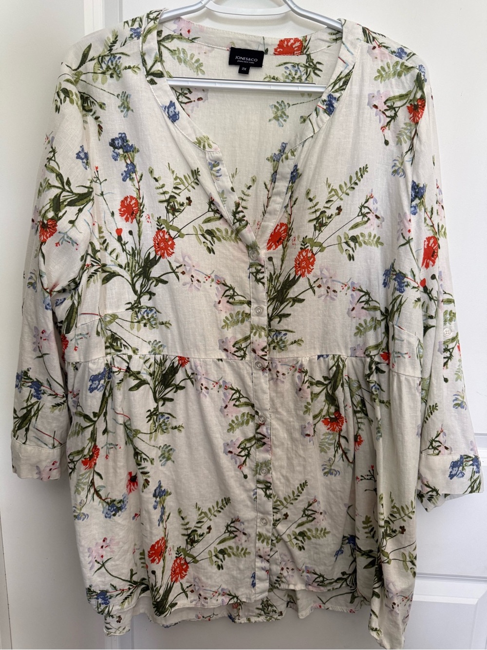 Jones New York Cream Tunic with Red Floral and Blue Accents